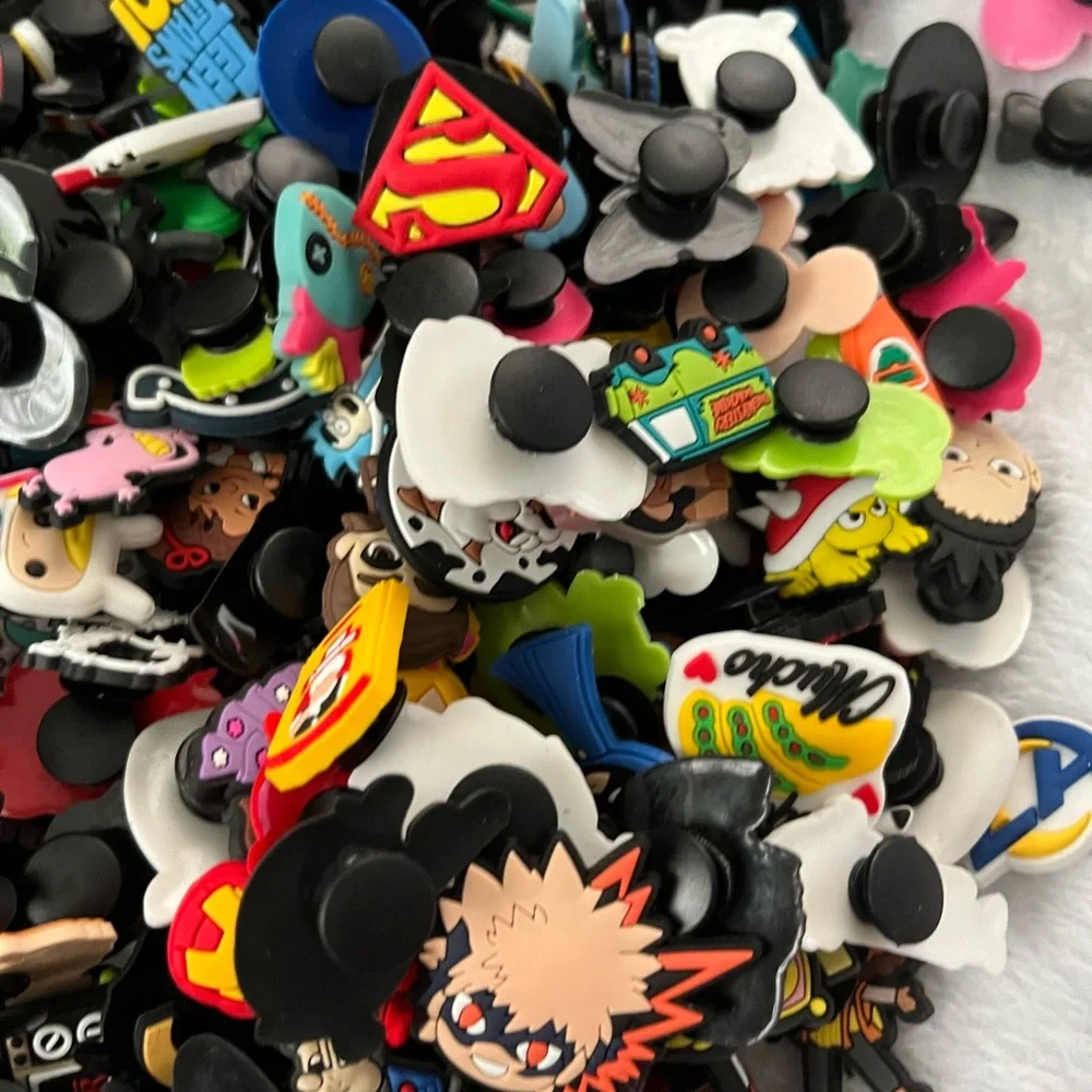 25 PIECE RANDOM CROC CHARMS - Picture 4 of 13